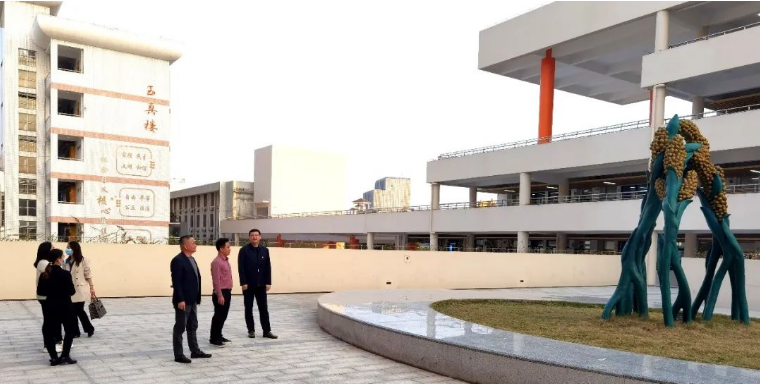 春暖花开筑梦想，爱心助学向未来 ——“卓斯瑞助学金”举行颁发仪式